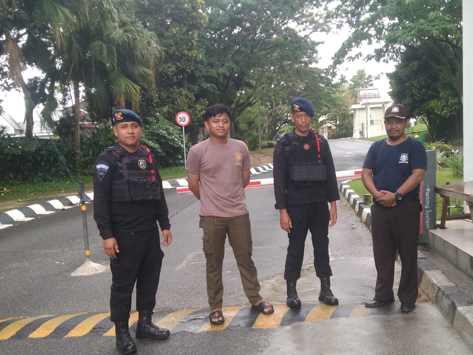 Antisipasi Kriminalitas, Kompi 1 Batalyon A Pelopor Satbrimob Polda Kaltim Gelar Patroli Kamtibmas