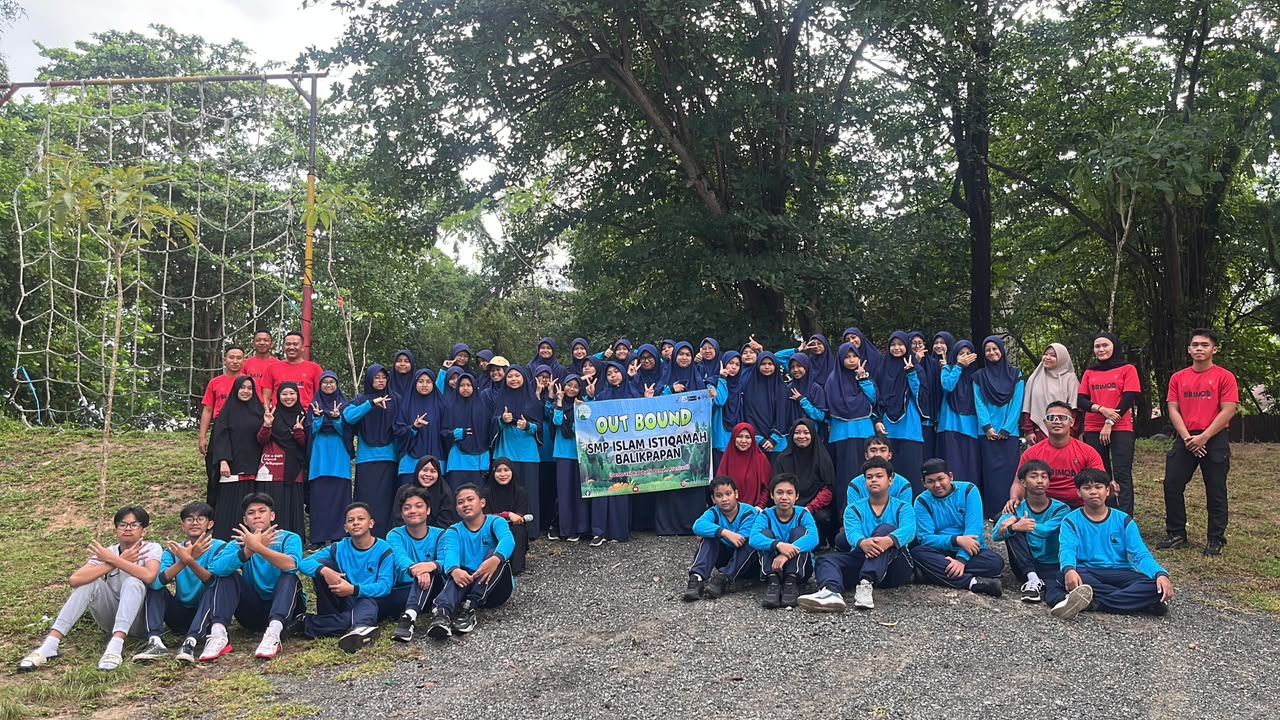 SMP IT Istiqomah Balikpapan Ikuti Outbound Brimob, Latih Disiplin dan Cinta Tanah Air