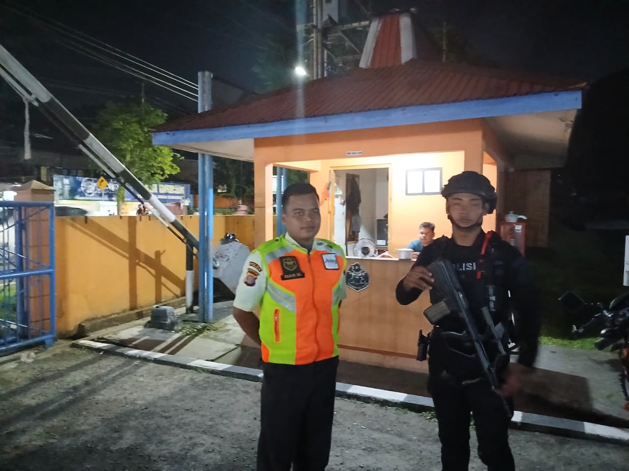 Gegana Satbrimob Polda Kaltim Amankan Objek Vital di Balikpapan Lewat Patroli Malam