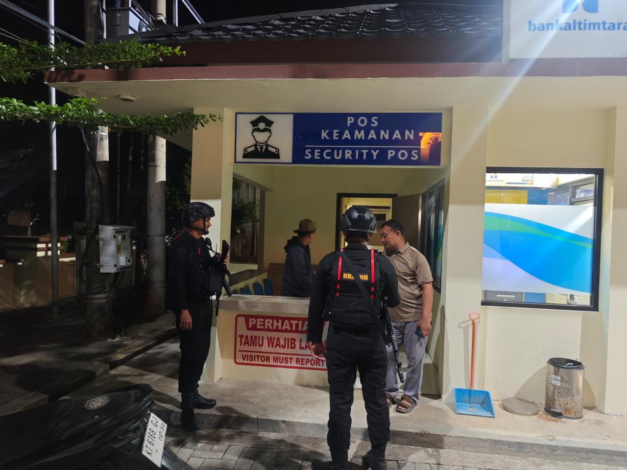 Jamin Keamanan Fasilitas Pelayanan, Patroli Brimob Berau Perketat Pengamanan Aset di Kantor Samsat