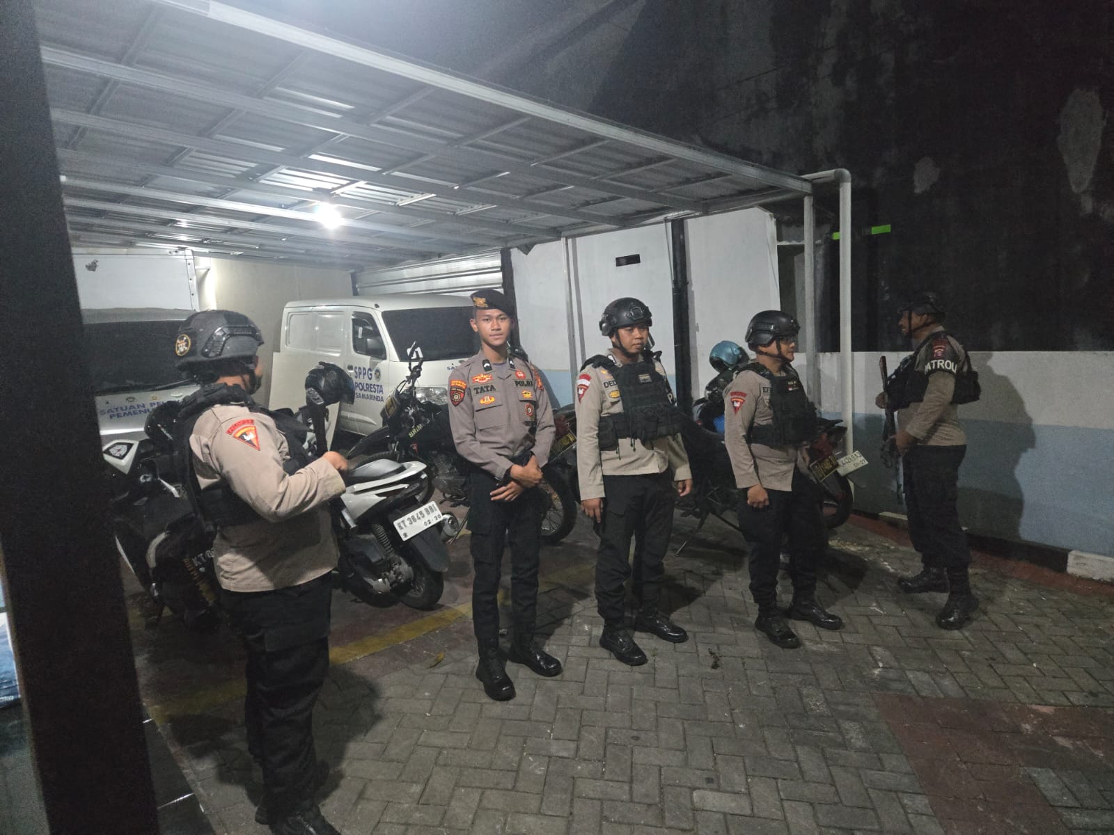 Amankan Aset Polri, Personel Batalyon B Pelopor Satbrimob Kaltim Jaga Kantor Samsat dan SPPG di Samarinda