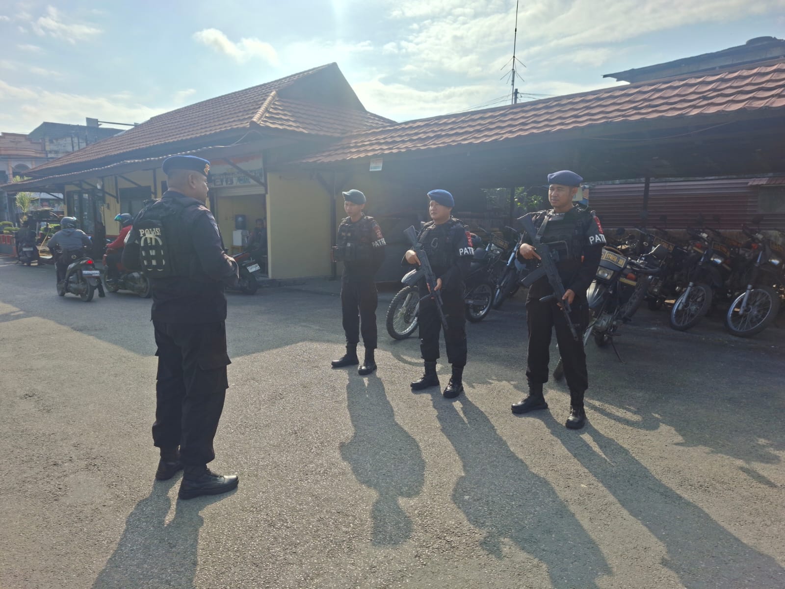 Batalyon B Pelopor Brimob Kaltim Amankan Ibadah Minggu di Sejumlah Gereja Kota Samarinda