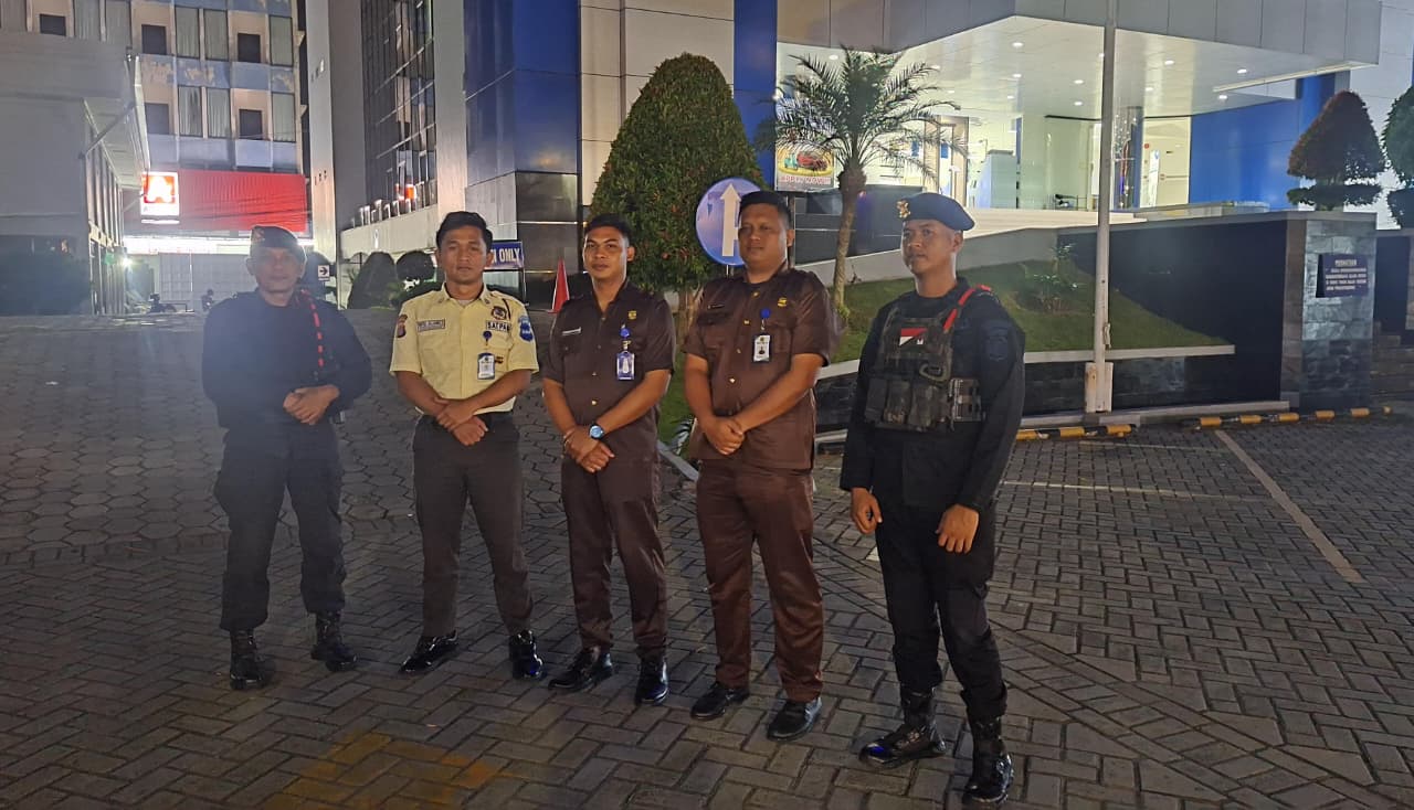Tim Patroli Kompi 2 Batalyon A Pelopor Gencarkan Himbauan Kamtibmas di 3 Titik Kota Balikpapan