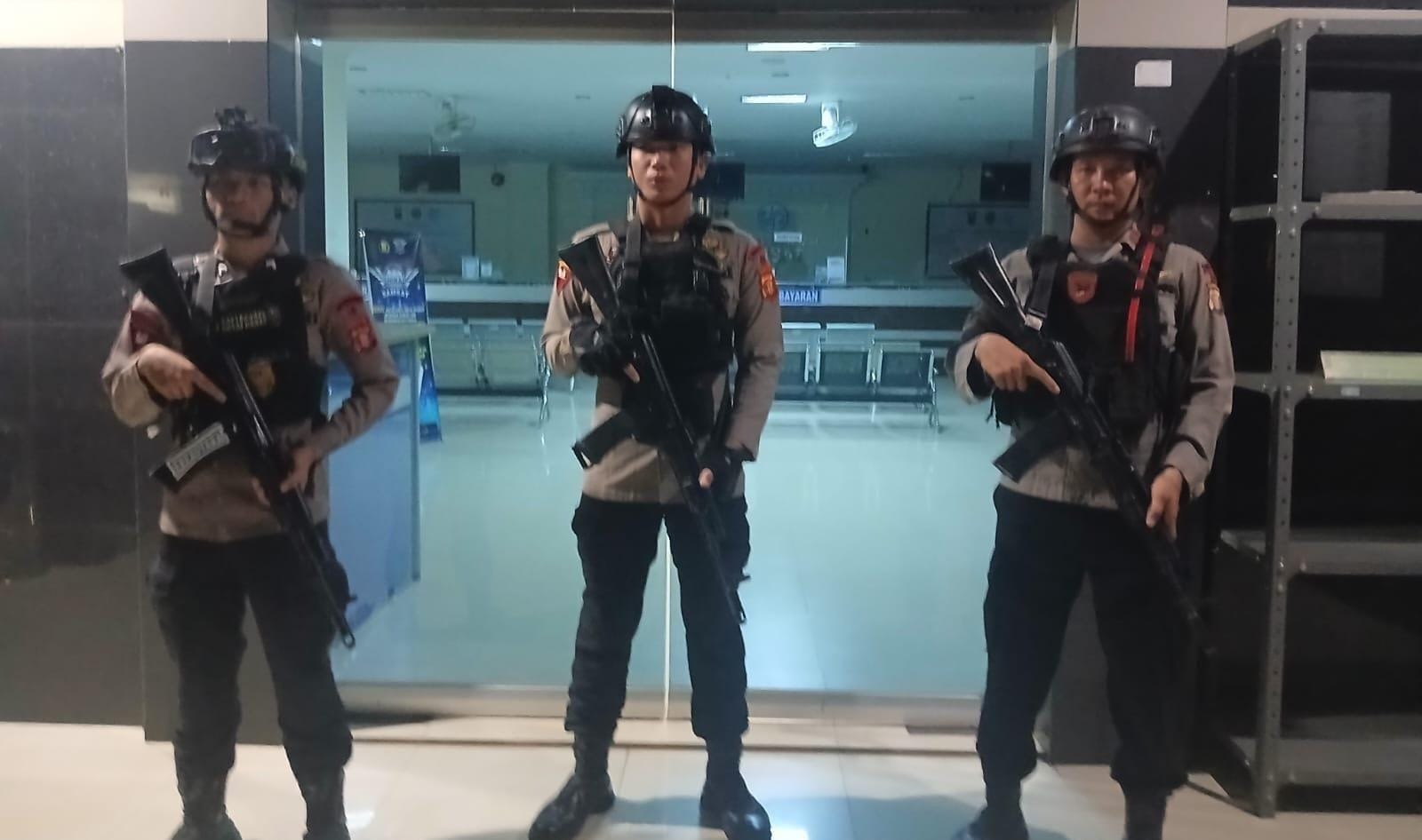 Antisipasi Kerawanan Malam Hari, Personel Brimob Kutai Barat Perketat Pengamanan Objek Vital