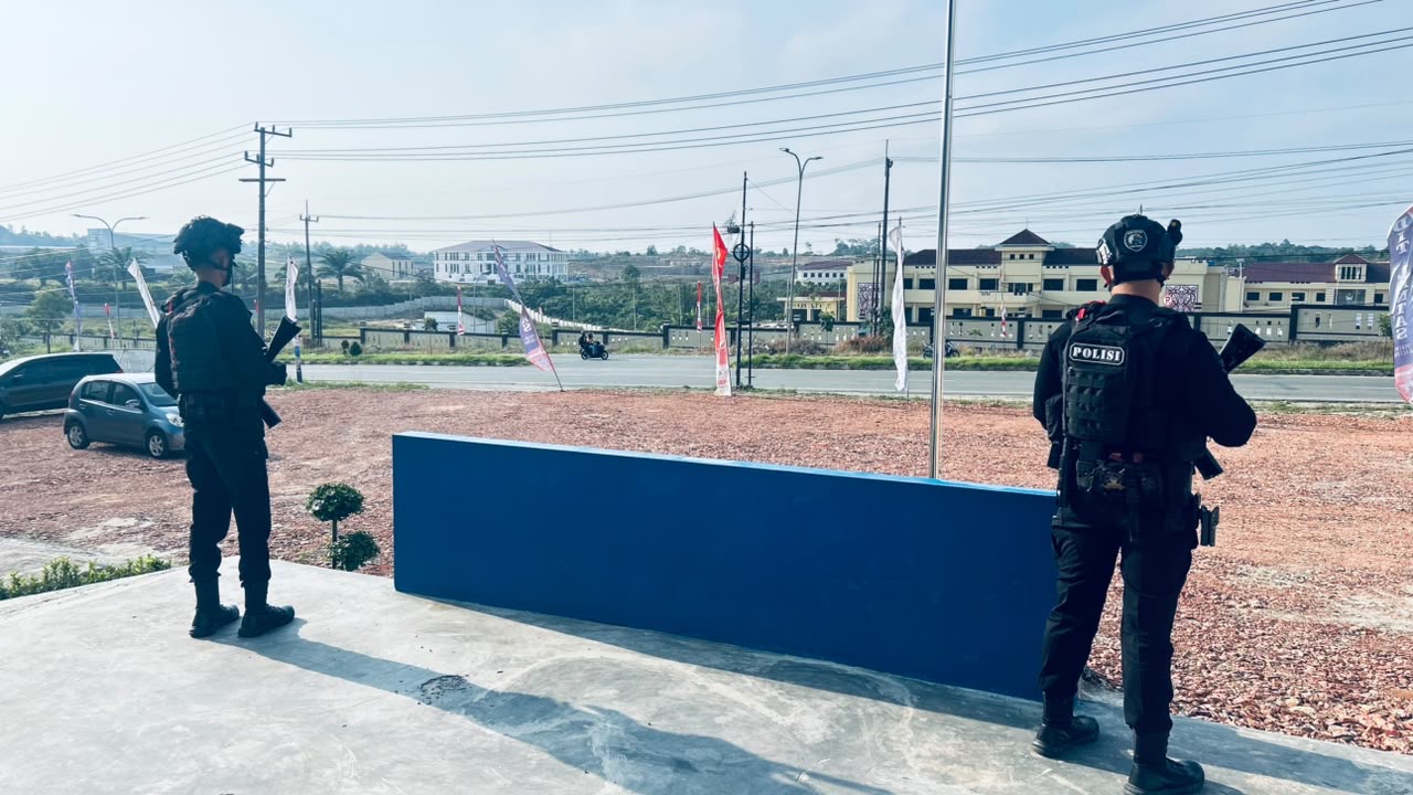 Amankan Objek Vital Pelayanan Publik, Personel Brimob Balikpapan Utara Patroli Pengamanan Aset Polri