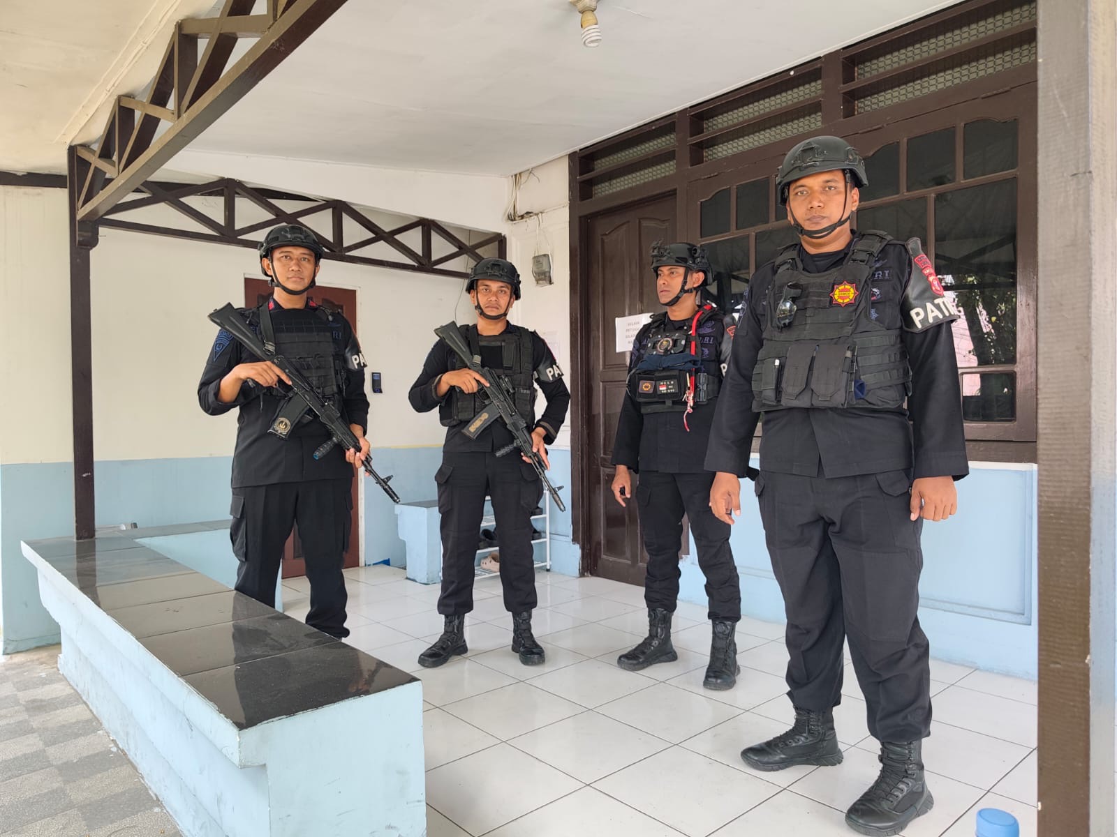 Perkuat Keamanan Fasilitas Pelayanan dan Aset Kepolisian di Samarinda, Patroli Brimob Batalyon B Sambangi Tiga Titik Krusial