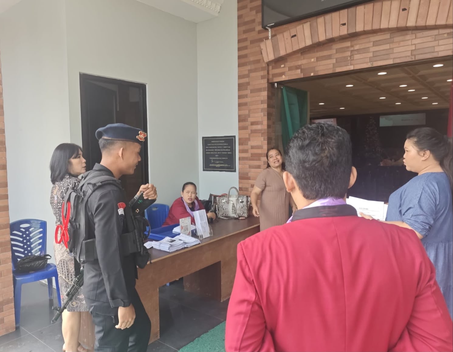 Brimob Kompi 3 Batalyon C Pelopor Gelar Patroli Pengamanan Ibadah Minggu di Berau